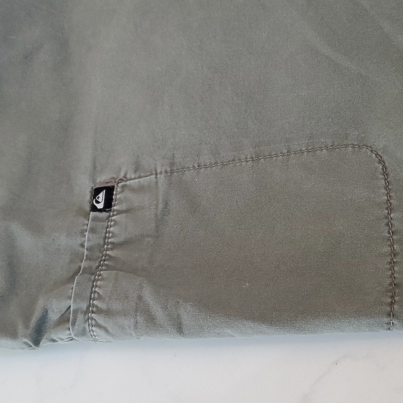Men's Quicksilver shorts. - Picture 8 of 11